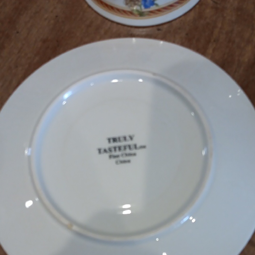 Charming Floral and Scenic Teacup Set - Picture 6 of 10